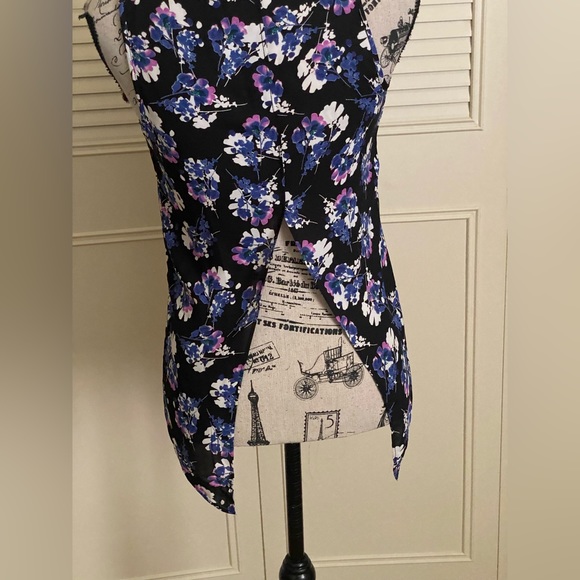 Express black purple blue floral split open lower back tank top size XS - Picture 5 of 14